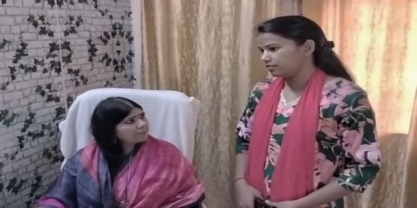 वार्डन समेत तीन अध्यापकों की अनुपस्थिति पर भड़कीं राज्य महिला आयोग उपाध्यक्ष