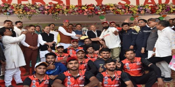 खेलों से हमें प्रतिस्पर्धा और सहयोग की मिलती है प्रेरणा : उप मुख्यमंत्री शुक्ल