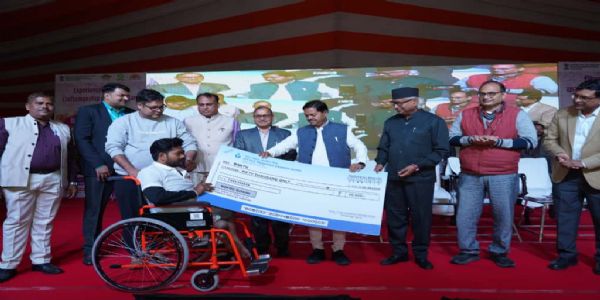 दिव्य कला मेले में दिव्यांग जनाें काे ₹1.76 करोड़ का ऋण स्वीकृत : बीएल वर्मा केंद्रीय सामाजिक न्याय राज्य मंत्री