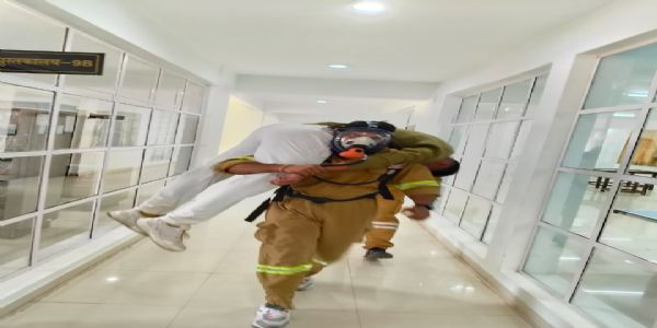 पुलिस ट्रेनिंग कॉलेज में फायर मॉक ड्रिल एवं इवैक्यूएशन ड्रिल का प्रशिक्षुओं ने लिया प्रशिक्षण