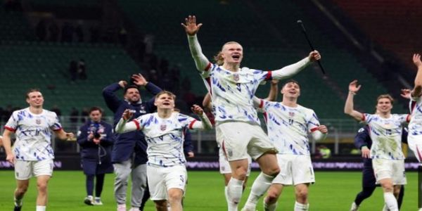 जीत के बाद खुशी मनाते नार्वे के खिलाड़ी जीत के बाद खुशी मनाते नार्वे के खिलाड़ी