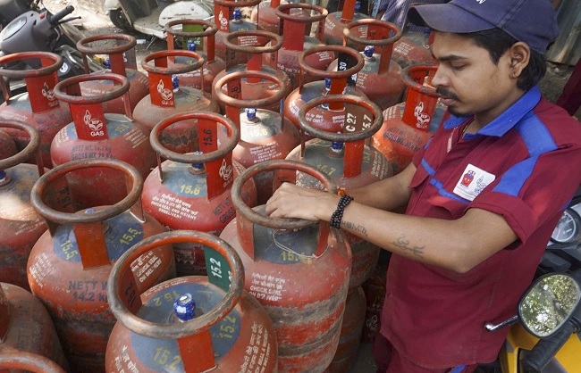 एलपीजी के लोगो का प्रतीकात्मक चित्र एलपीजी के लोगो का प्रतीकात्मक चित्र