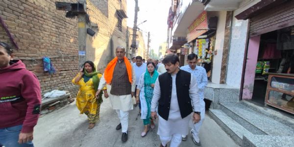 दिल्ली के उपमहापौर ने वार्ड 29 पूठ खुर्द एवं वार्ड 28 शाहबाद डेयरी का किया निरीक्षण