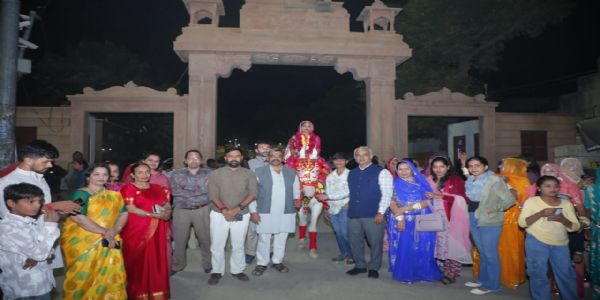 विश्व हिन्दू परिषद् : जनजातीय गौरव दिवस पर दुल्हन की घोड़ी पर बैठाकर निकाली बंदोली