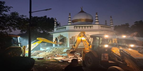 गांधीनगर में मेगा अतिक्रमण हटाओ अभियान : सरकारी जमीन से अवैध कब्जे हटाने की कार्रवाई तेज