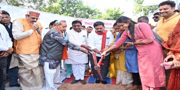 कबीरधाम : उपमुख्यमंत्री  शर्मा ने 4.41 करोड़ की लागत के 250 सीटर नालंदा लाइब्रेरी का किया भूमिपूजन