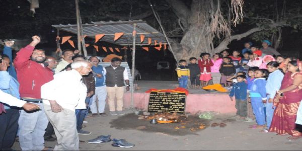 झामुमो विधायक ने किया स्वास्थ्य उपकेंद्र का शिलान्यास