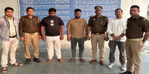 पार्सल डिलीवरी के नाम पर फ्रॉड करने वाले दाे अभियुक्त गिरफ्तार