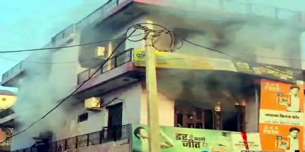 हिसार : मकान में भयंकर आग, धमाकों के साथ फटे सिलेंडर