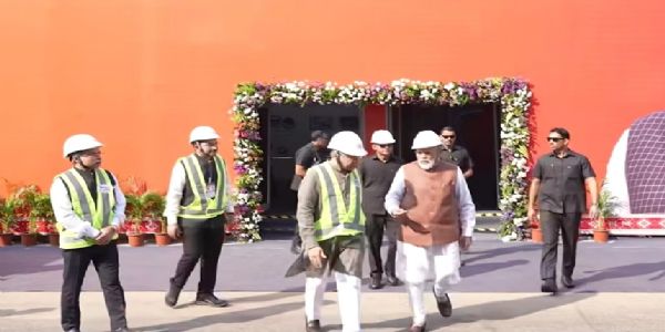 गुजरात के सूरत में पहली बुलेट ट्रेन अब तेजी से हकीकत बनती तस्वीर है, निर्माण की रफ्तार से प्रधानमंत्री मोदी खुश
