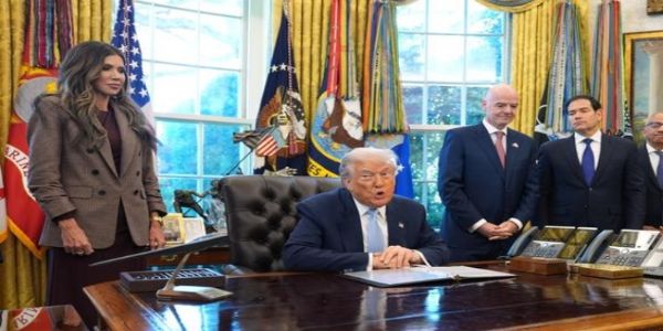 अमेरिकी राष्ट्रपति डोनाल्ड ट्रंप अमेरिकी राष्ट्रपति डोनाल्ड ट्रंप