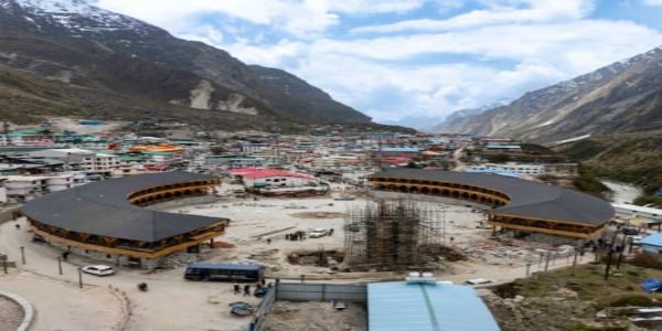 मास्टर प्लान पर कार्य शुरू हाेने के बाद बदलती बदरीशपुरी। मास्टर प्लान पर कार्य शुरू हाेने के बाद बदलती बदरीशपुरी।