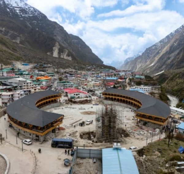 मास्टर प्लान पर कार्य शुरू हाेने के बाद बदलती बदरीशपुरी।