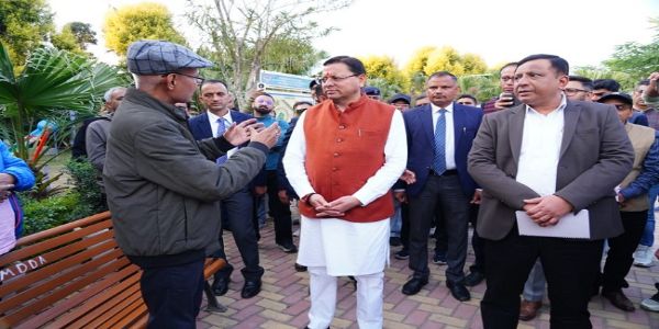 मुख्यमंत्री धामी ने किया आईएसबीटी में औचक निरीक्षण,कहा-स्वच्छता अभियान कागजों पर नहीं, धरातल पर उतारें