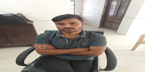 पटवारी सात हजार रुपये की रिश्वत लेते गिरफ्तार