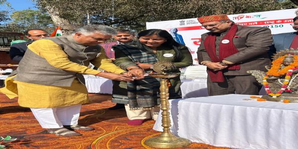 नगर राजभाषा कार्यान्वयन समिति पुरस्कार वितरण समारोह में सांसद ने पुरस्कृत किये सात कार्यालय