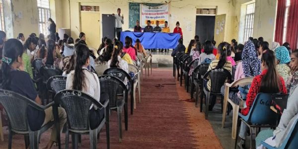 दौसा में एसआईआर ने गति पकड़ी, गणना प्रपत्र ऑनलाइन भरवाने के लिए शिविर लगाया