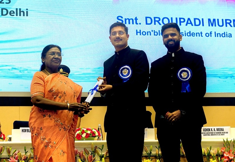 गुना नगरीय निकाय को पुरस्कृत किया गुना नगरीय निकाय को पुरस्कृत किया