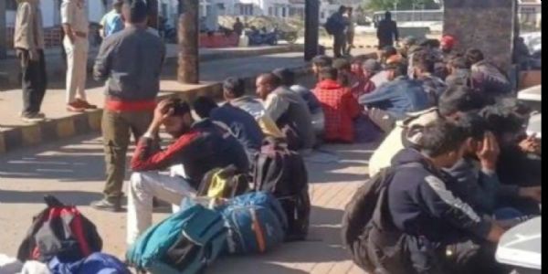 Image of the 44 J&K Workers Briefly Held by Locals in Tinsukia, Released After Police Verification.