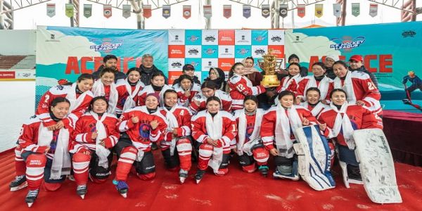 हिमालय में रॉयल एनफील्ड का आइस हॉकी सीजन-3 लॉन्च