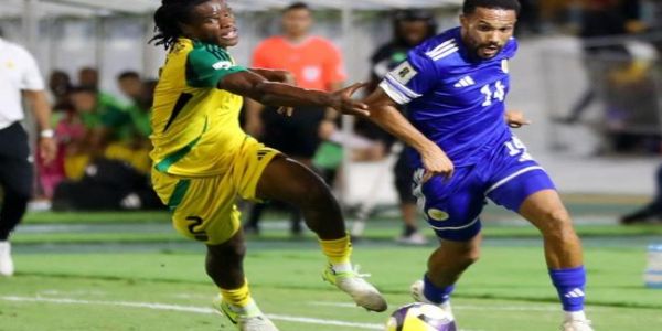 कुराकाओ और जमैका के बीच मैच का दृश्य