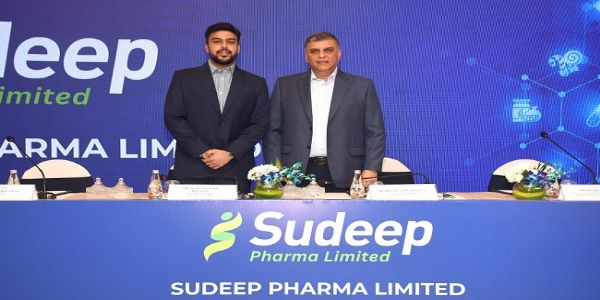 आईपीओ के प्राइस बैंड की घोषणा के अवसर पर कंपनी के पूर्णकालिक निदेशक सुजीत जयसुख भयानी और सीएमडी