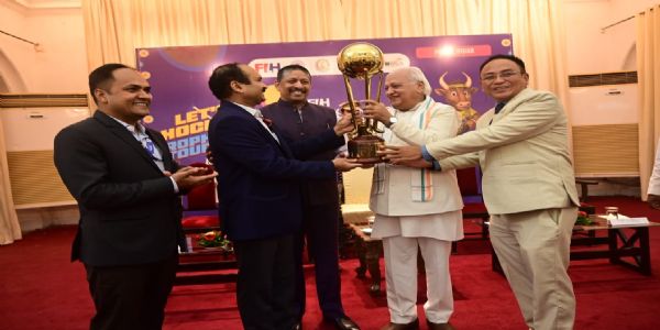 पटना पहुंचने पर 