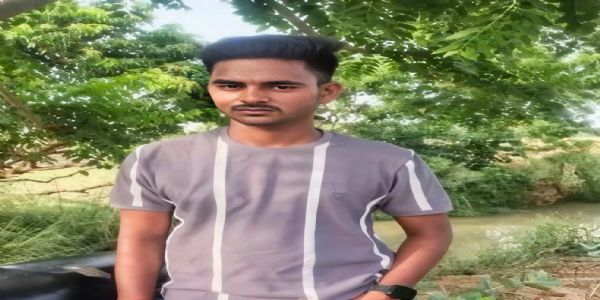 तेज रफ्तार कार की चपेट में आने से छात्र की मौत