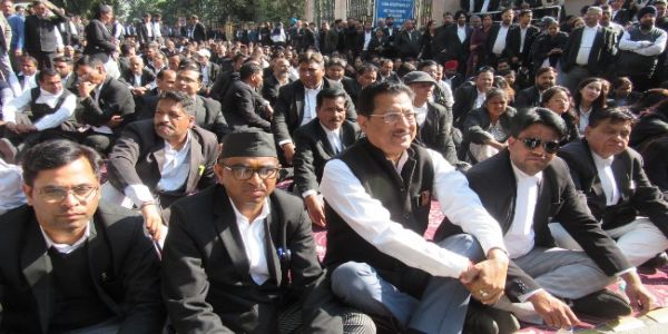 अधिवक्ताओं के आंदोलन को कांग्रेस का समर्थन