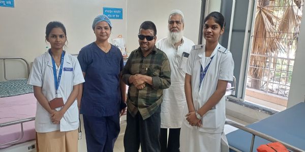 ठाणे सिविल अस्पताल में मूक बधिर ताहिर के जीवन में लौटी नेत्रों को ज्योति