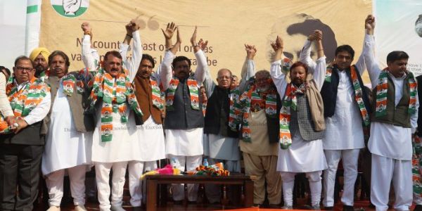 गुलाम नबी आज़ाद की पार्टी को लगा झटका, दो पूर्व मंत्री समेत कई नेता कांग्रेस में वापस लौटे