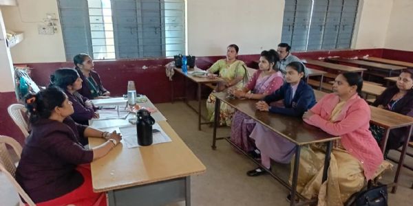 बच्चों के सर्वांगीण विकास में शिक्षकों के साथ पालकों का होता है अहम योगदान