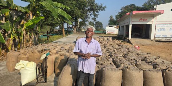 अंबिकापुर: धान उपार्जन केंद्र से संतुष्ट लौटे किसान सेदु राम, बढ़े दाम और बेहतर व्यवस्था से मिली राहत