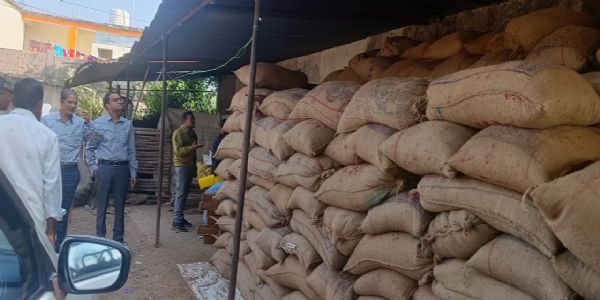 जशपुर में अवैध धान परिवहन पर बड़ी कार्रवाई, संयुक्त टीम ने तीन स्थानों से 2220 बोरी धान किया जब्त