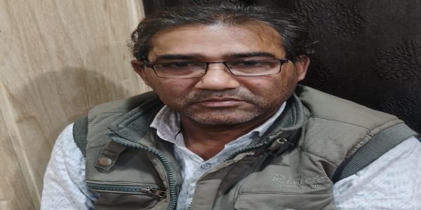 बदायूं में रिश्वत लेते रंगे हाथ पकड़ा गया मानचित्रकार अन्सार हुसैन