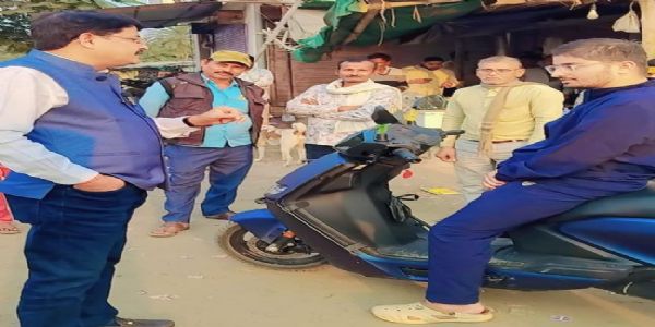 उप परिवहन आयुक्त ने पढ़ाया सड़क सुरक्षा का पाठ