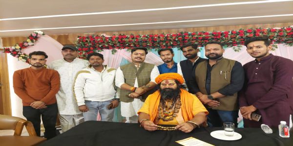 मदरसों में चले बुलडोजर, मस्जिदों में लगें सीसीटीवी कैमरे : महंत राजदास