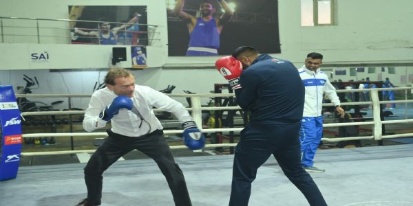 वर्ल्ड बॉक्सिंग के प्रेसिडेंट बोरिस वैन डेर वोर्स्ट ने साई के रोहतक स्थित नेशनल सेंटर ऑफ एक्सीलेंस का दौरा किया