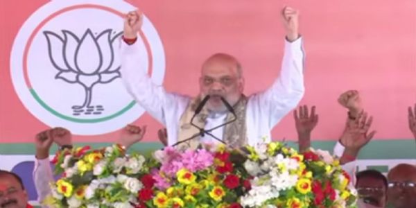 अमित शाह मुजफ्फरपुर में सभा को संबोधित करते हुए