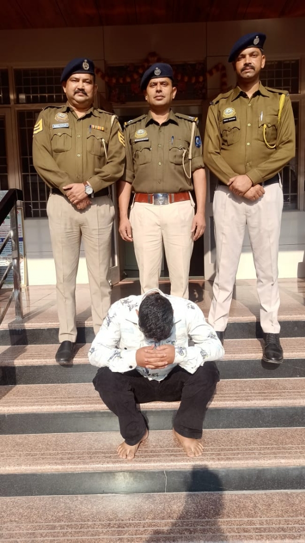 चिट्टे के साथ गिरफ्तार आरोपी।