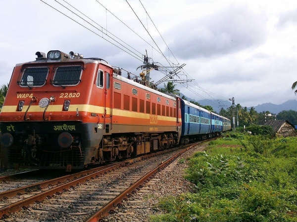 रेलवे भर्ती परीक्षा के मद्देनजर मुरादाबाद, देहरादून और अलीगढ़ जंक्शन से होकर चलेंगी 18 विशेष ट्रेनें