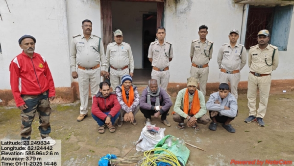 पकडे गये आराेपी पकडे गये आराेपी