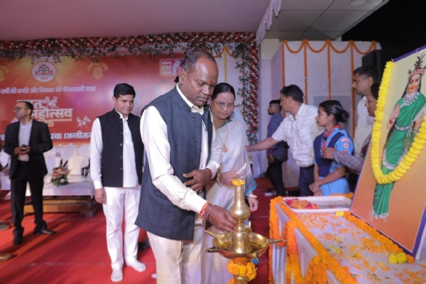 कोरबा : जिला स्तरीय राज्योत्सव समारोह का हुआ शुभारंभ, लोकप्रिय जसजीत गायक दिलीप षड़ंगी ने दी प्रस्तुति कोरबा : जिला स्तरीय राज्योत्सव समारोह का हुआ शुभारंभ, लोकप्रिय जसजीत गायक दिलीप षड़ंगी ने दी प्रस्तुति