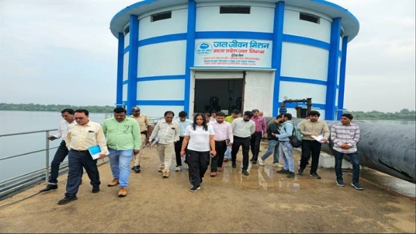 बड़वानीः कलेक्टर ने किया ’जल जीवन मिशन’ के तहत जल निगम एवं पीएचई के कार्यो का किया निरीक्षण बड़वानीः कलेक्टर ने किया ’जल जीवन मिशन’ के तहत जल निगम एवं पीएचई के कार्यो का किया निरीक्षण