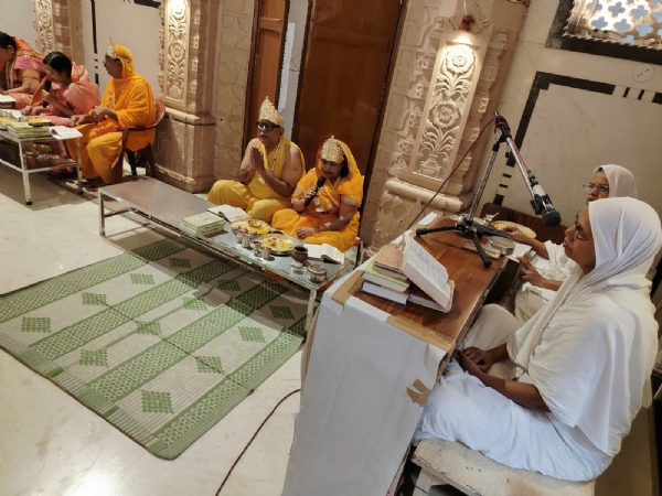 जिनालय में कार्यक्रम जिनालय में कार्यक्रम