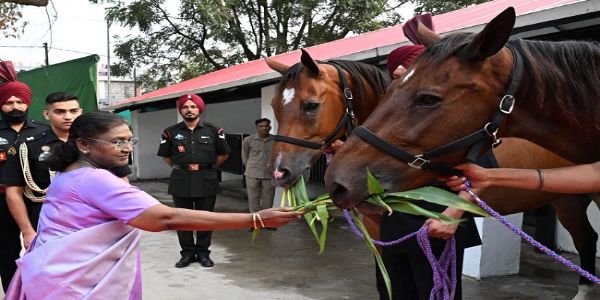 (अपडेट) देहरादून के राष्ट्रपति निकेतन में फुटओवर ब्रिज और घुड़सवारी क्षेत्र का द्रौपदी मुर्मु ने किया लोकार्पण