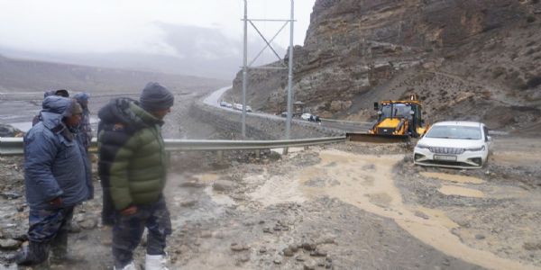 नेपालः भारी बर्फबारी और भूस्खलन में ऊपरी मुस्तांग का संपर्क कटा, भारत सहित दूसरे देशों के 550 से अधिक पर्यटक फंसे