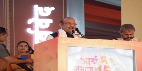 रोहिणी में आयोजित अंतरराष्ट्रीय आर्य समाज सम्मेलन को संबोधित करते हुए दिल्ली विधानसभा अध्यक्ष विजेंद्र गुप्ता