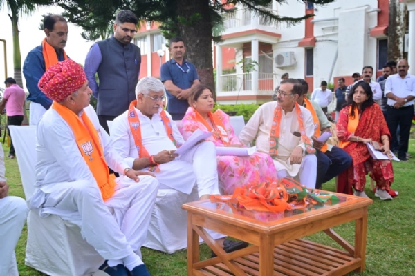 केन्द्रीय मंत्री शेखावत ने दिए माउंट आबू को स्वच्छ और सुंदर बनाने के निर्देश केन्द्रीय मंत्री शेखावत ने दिए माउंट आबू को स्वच्छ और सुंदर बनाने के निर्देश