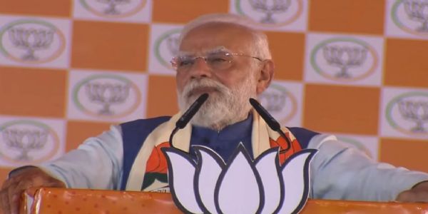 सम्बोधित करते प्रधानमंत्री